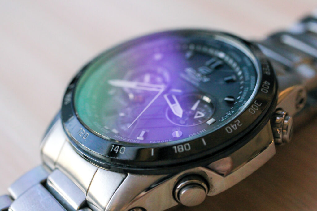 光充電式腕時計（ソーラー、ソーラー電波モデル）